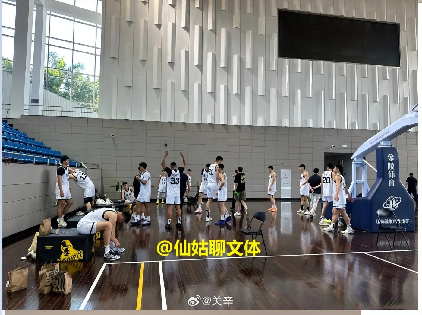 广东全运男篮集合，赵睿胡明轩刘传兴焦泊乔齐现身，阵容太豪华了