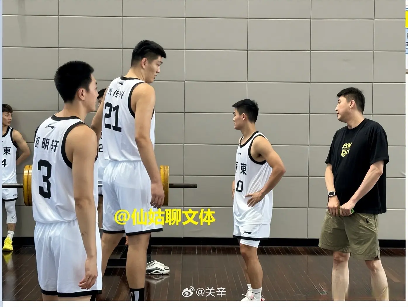 广东全运男篮集合，赵睿胡明轩刘传兴焦泊乔齐现身，阵容太豪华了