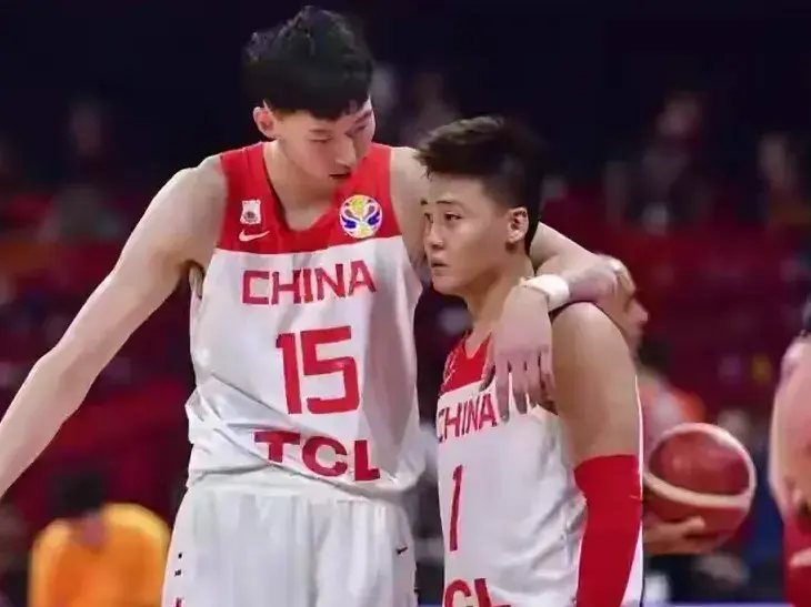 随着韩德君正式退役以后，CBA现役10大中锋如下！周琦已不是第1