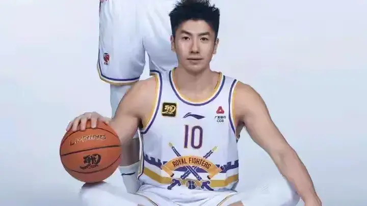 随着韩德君正式退役以后，CBA现役10大中锋如下！周琦已不是第1