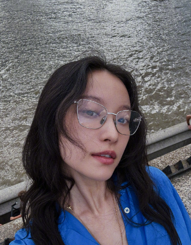 倪妮这颜值真是可盐可甜，化淡妆皮肤也这么细腻，这才是真美啊