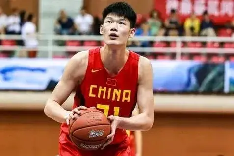 别不信，再骂再喷，下次中国男篮出征，十有八九会有周琦的身影！