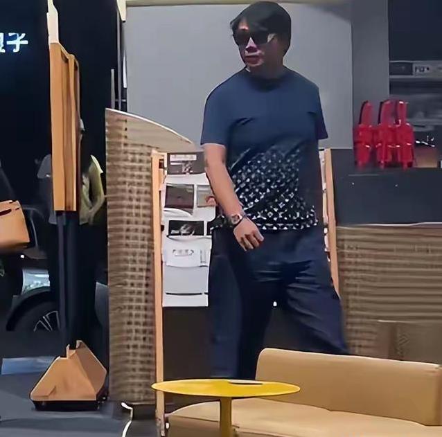 郎朗音乐会技惊四座，火锅照却抢风头，夫妻身材差引热议？