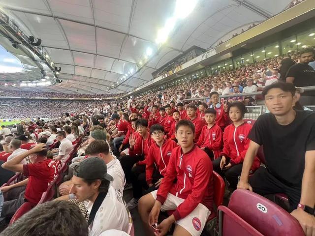 足球小将越山海拜仁体验满载归——江汉区师生赴德开展拜仁慕尼黑足球体验营活动