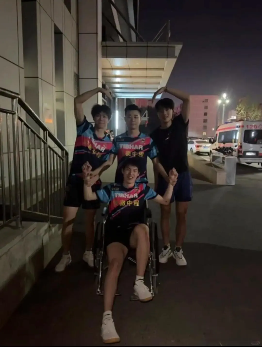 国乒新动态：蒯曼晒新疆美食，林高远回北京后发文，温瑞搏退赛