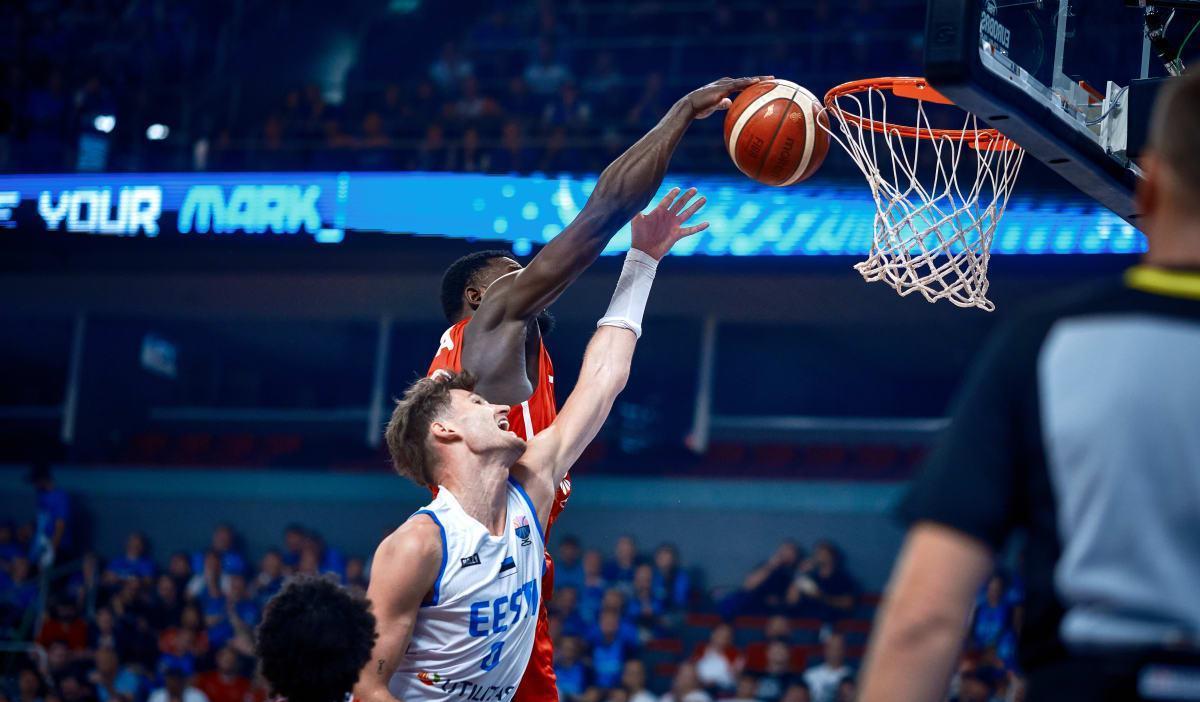 打出了一场攻守兼备的表现！76人内线新星正在逐渐适应FIBA比赛？