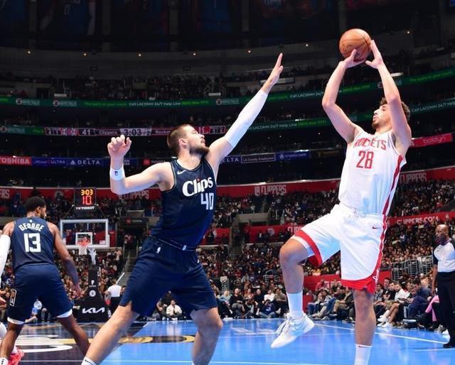 火箭高塔21+8+5！三分3中2太准，乌度卡受启发？投射型双塔或出炉