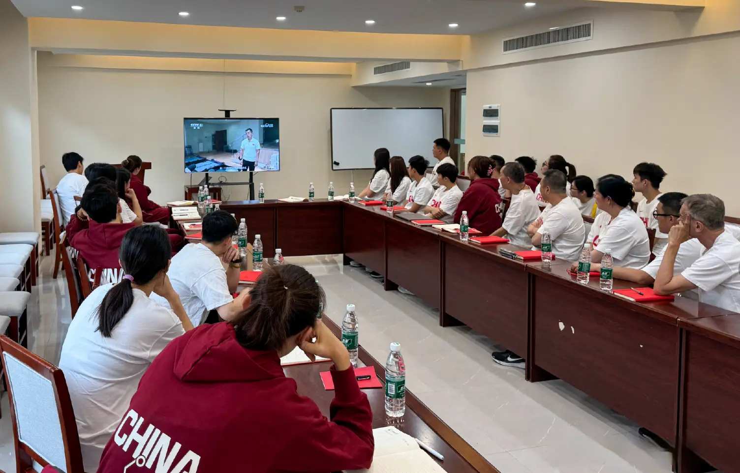 辟谣了！网传张子宇冉珂嘉退出为不实消息，中国女篮真有2人离队