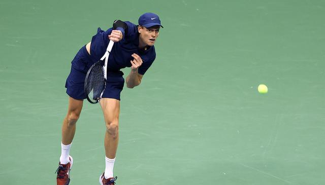 硬地大满贯25连胜！世界第一辛纳只丢3局3-0横扫 连8站大满贯八强