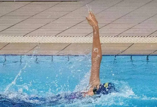 水花里的成长礼！陆港一小“泳”军出击，全国赛狂揽13枚奖牌！