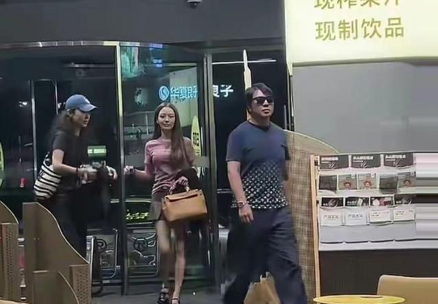 郎朗音乐会技惊四座，火锅照却抢风头，夫妻身材差引热议？