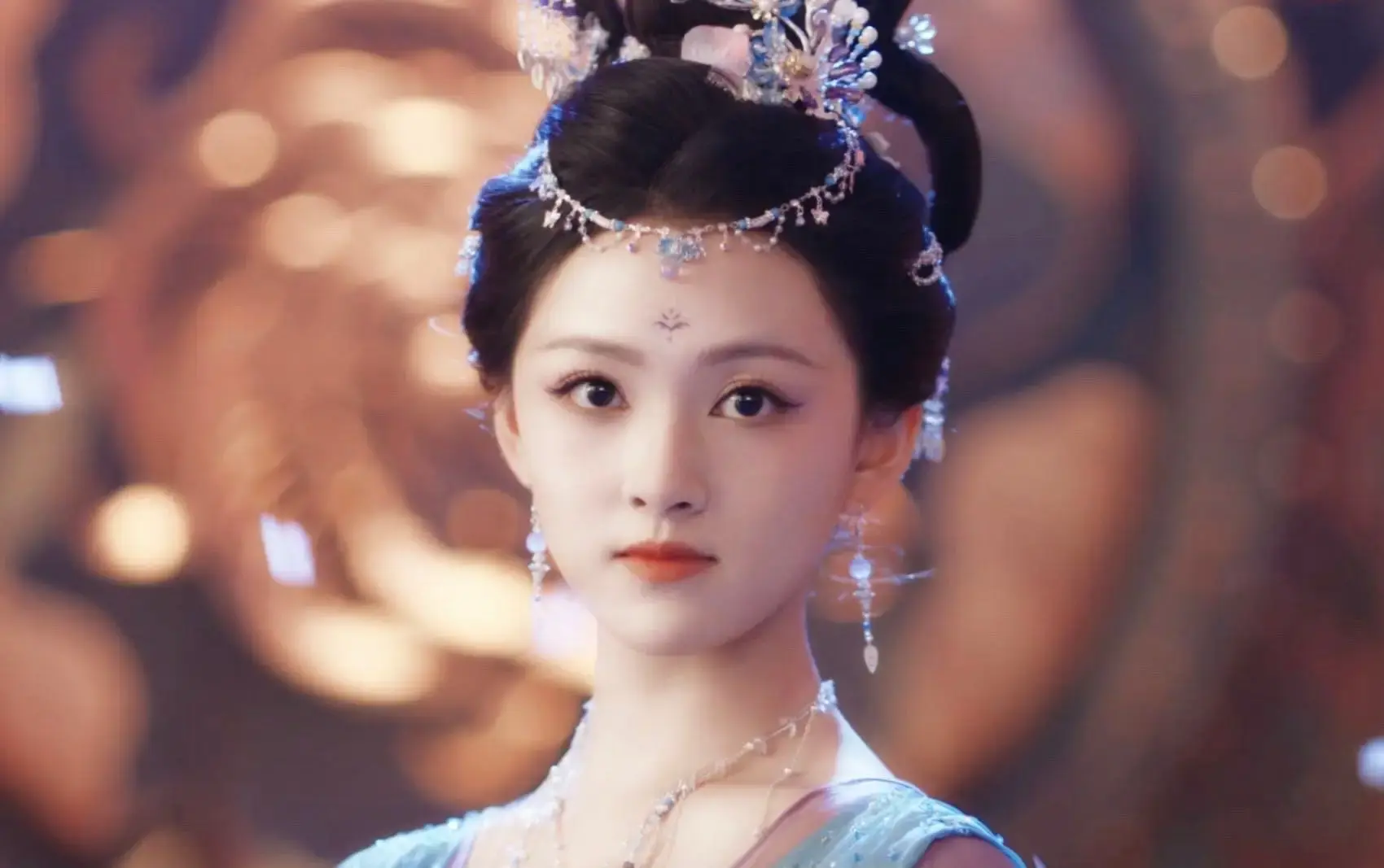 王奕婷《献鱼》敦煌舞惊艳全网，古典舞专业功底铸就古偶高光