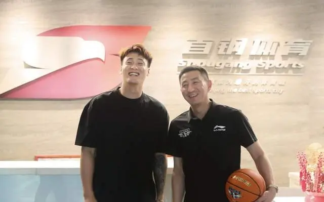 媒体人：张镇麟加盟上海的转会费不菲，赵睿连他的一半都不到