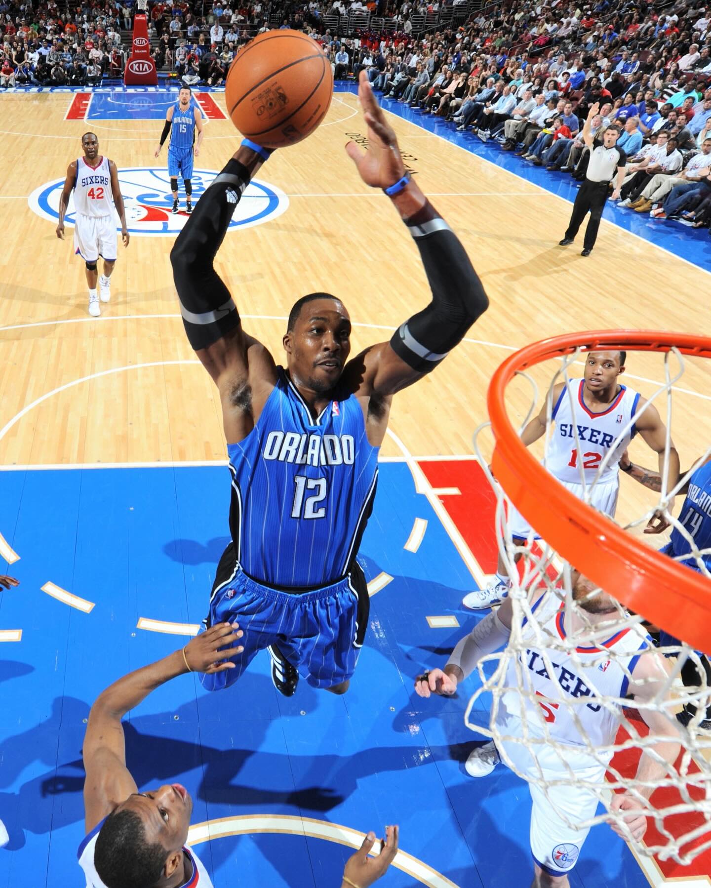 NBA官方晒霍华德组图：他将于9月6日正式入驻篮球名人堂