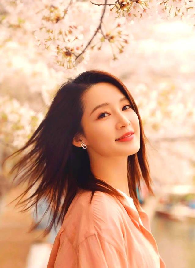 李沁综艺救场无数，转身演技炸裂，她咋这么招人爱？