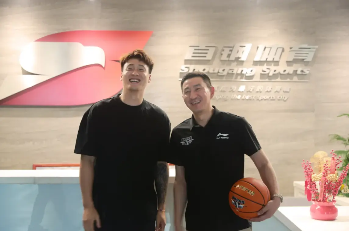 北京首钢热身赛！许利民全力磨合阵容，时间不等人