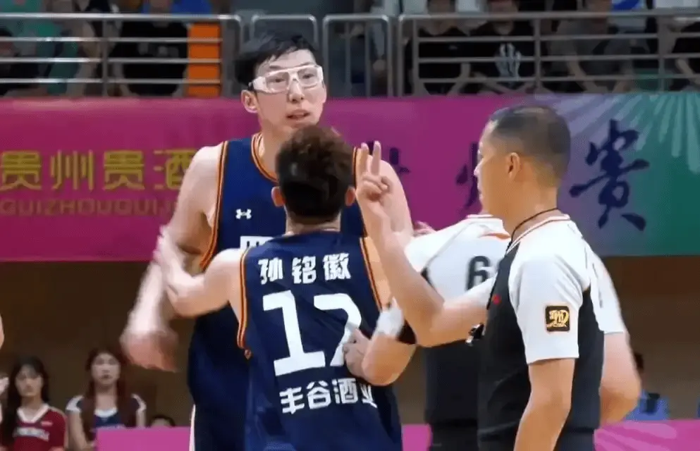 周琦+胡金秋又怎样？看看广东男篮，四川怒砸上千万冲冠恐成泡影