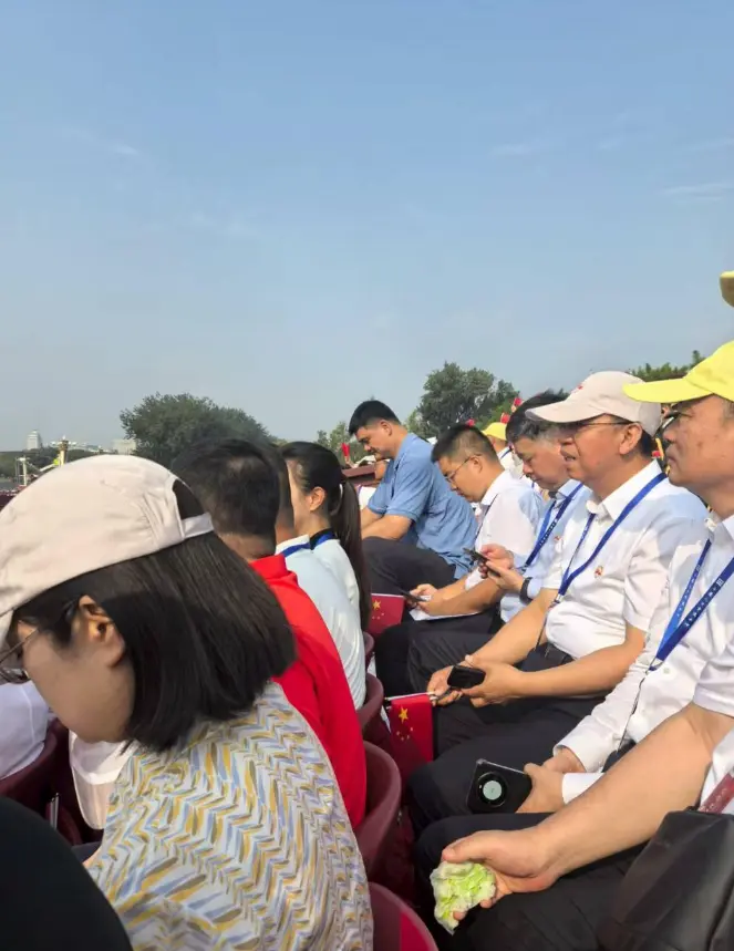 无上荣耀！姚明参加九三阅兵仪式太显眼 卸下重负他笑容多许多