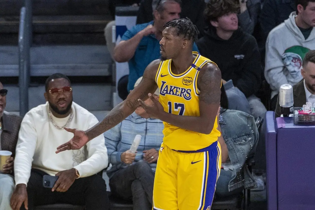 场均16+2+1，火箭队该追超级射手？正接受调查，签他收益大于风险