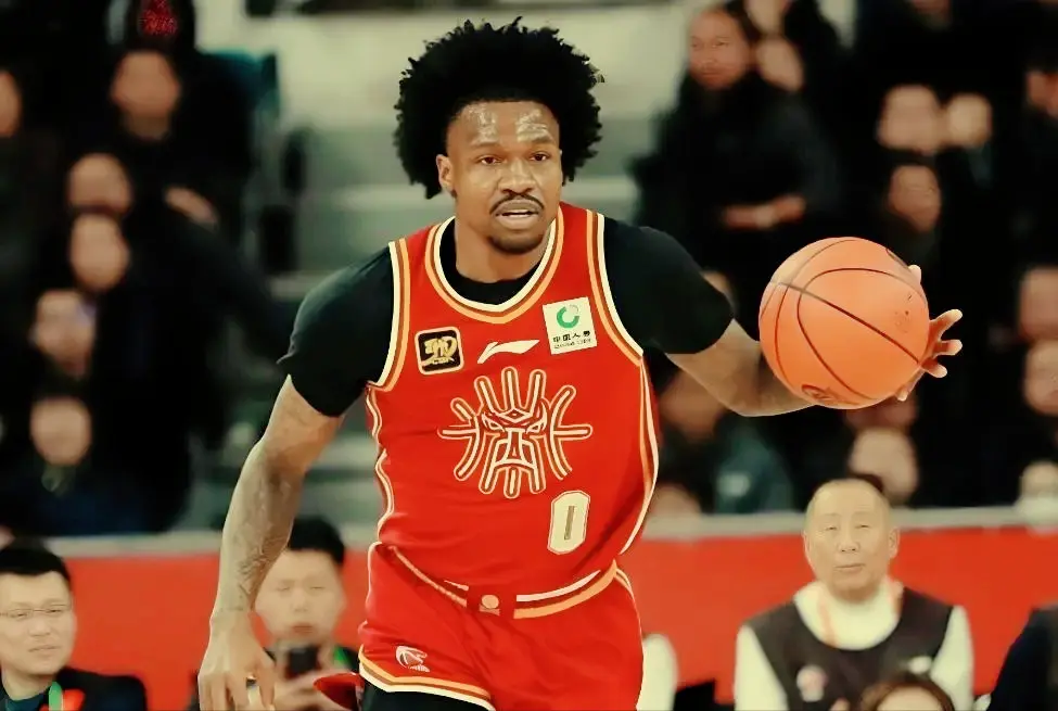 上海为夺冠不惜缴纳调节税，爆球队准备200万力争签约NBA冠军后卫