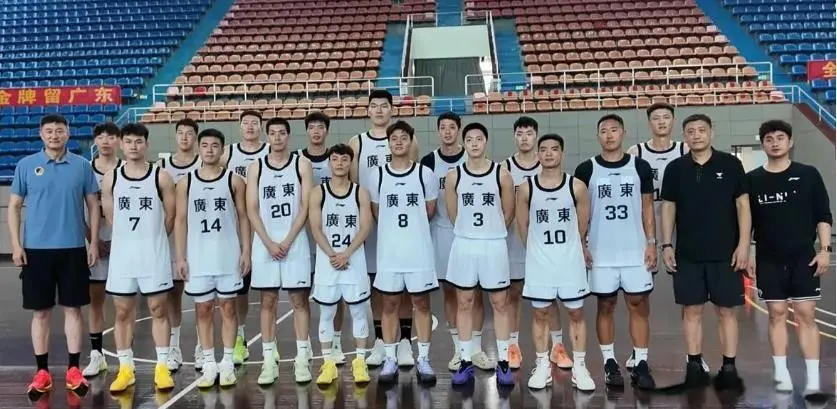 广东队无缘CBA得分王，周鹏带赵睿、沈梓捷驰援杜锋