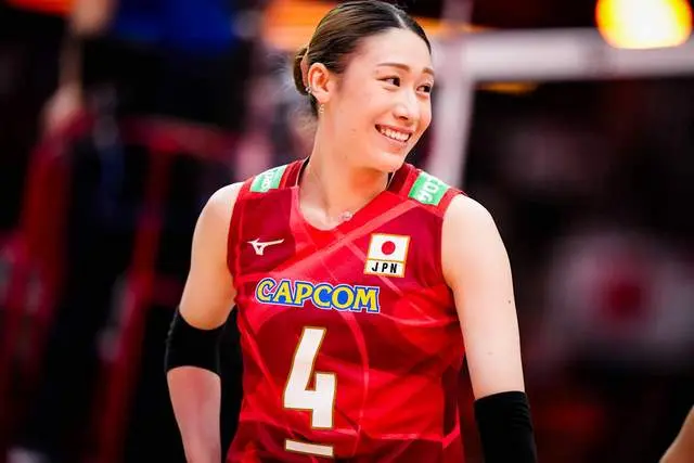 中国女排较日本谁更强？战欧美球队她们更有办法，技术细腻且抗打