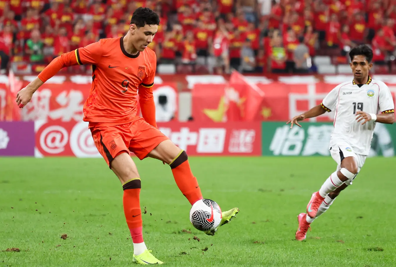 王钰栋致敬C罗，U23国足2-1东帝汶，最强对手14球狂胜抢占小组第1