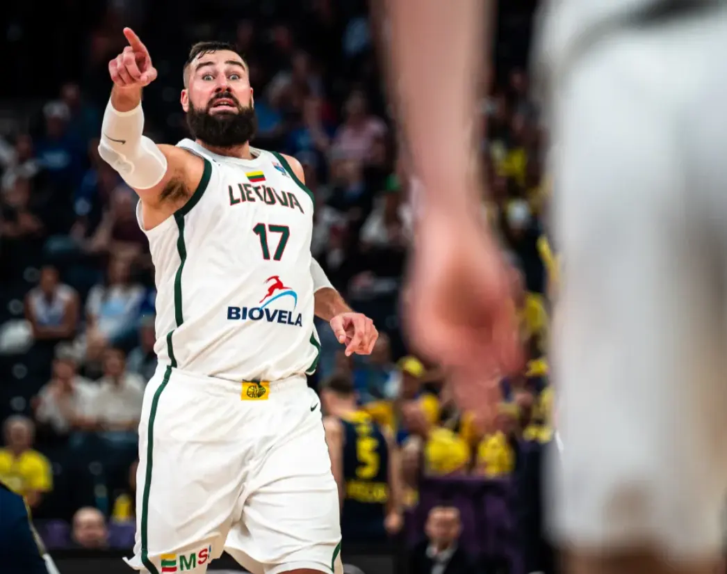 为胜利怒目圆瞪？瓦兰18+9+2断2帽打出巨星气势 立陶宛锁B组第二