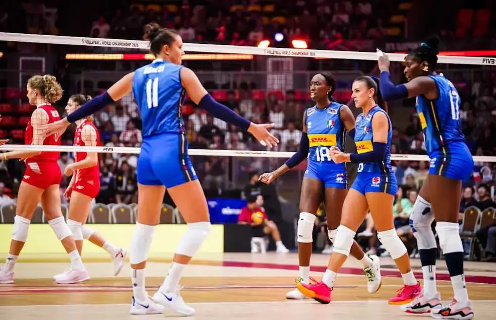 3-2逆转、3-0横扫！世锦赛4强格局大变：日本队杀疯，中国队汗颜