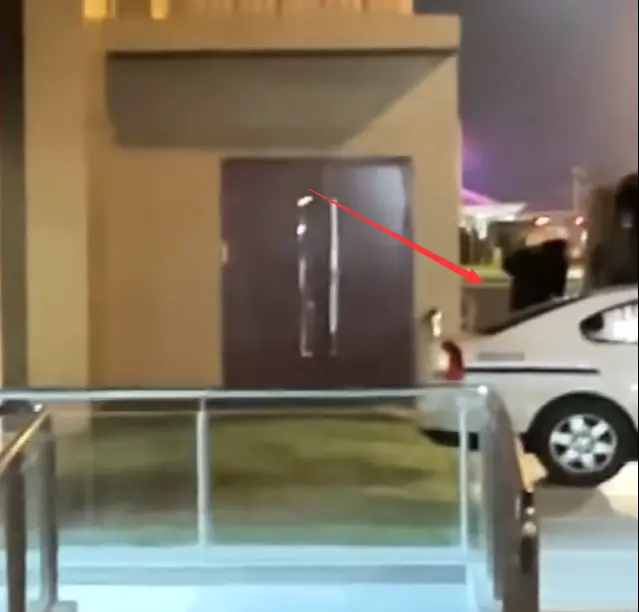 球迷酒店健身房蹲守詹皇成功：一同训练1小时！上海活动地点已路透