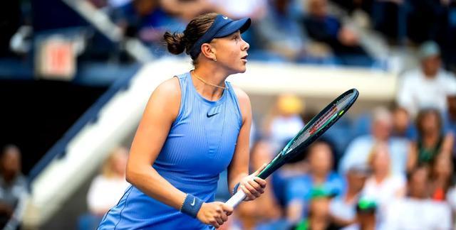 2-0！阿尼西莫娃在家门口复仇斯瓦泰克，晋级四强+狂揽898万