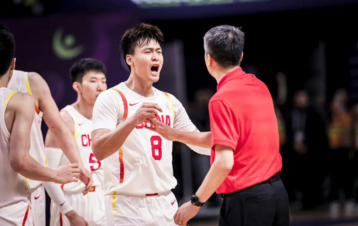 中国男篮拒绝爆冷！全力出战世预赛，王俊杰确定缺席，周琦或回归