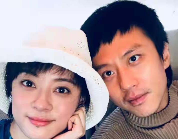 孙俪做梦也想不到，46岁“吊儿郎当”的邓超，开始为她争光了！