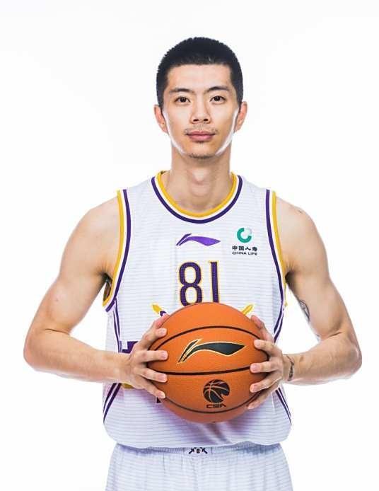 合同只剩下一年，这些CBA球员距离失业还有多远？