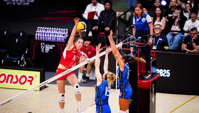3-0！女排四强诞生两席：意大利34连胜，日本逆转欧洲劲旅