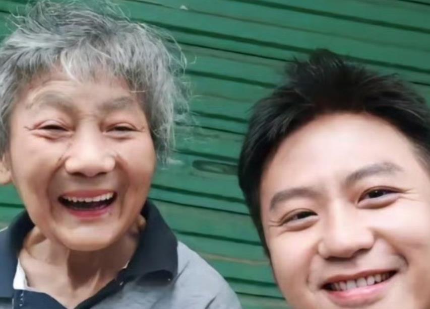 孙俪做梦也想不到，46岁“吊儿郎当”的邓超，开始为她争光了！