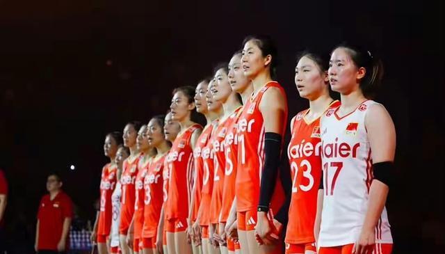 世锦赛4强落位！奥运亚军出局，诞生4个事实，中国女排只剩一条路