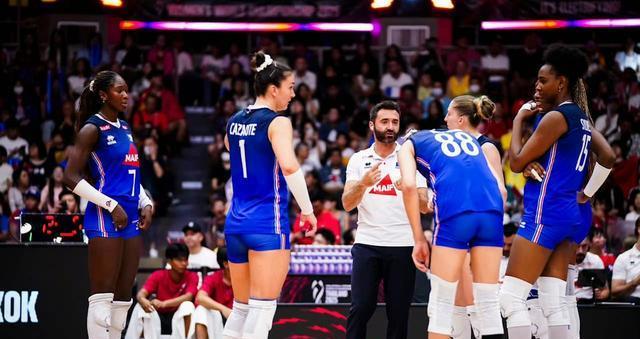 世锦赛4强落位！奥运亚军出局，诞生4个事实，中国女排只剩一条路