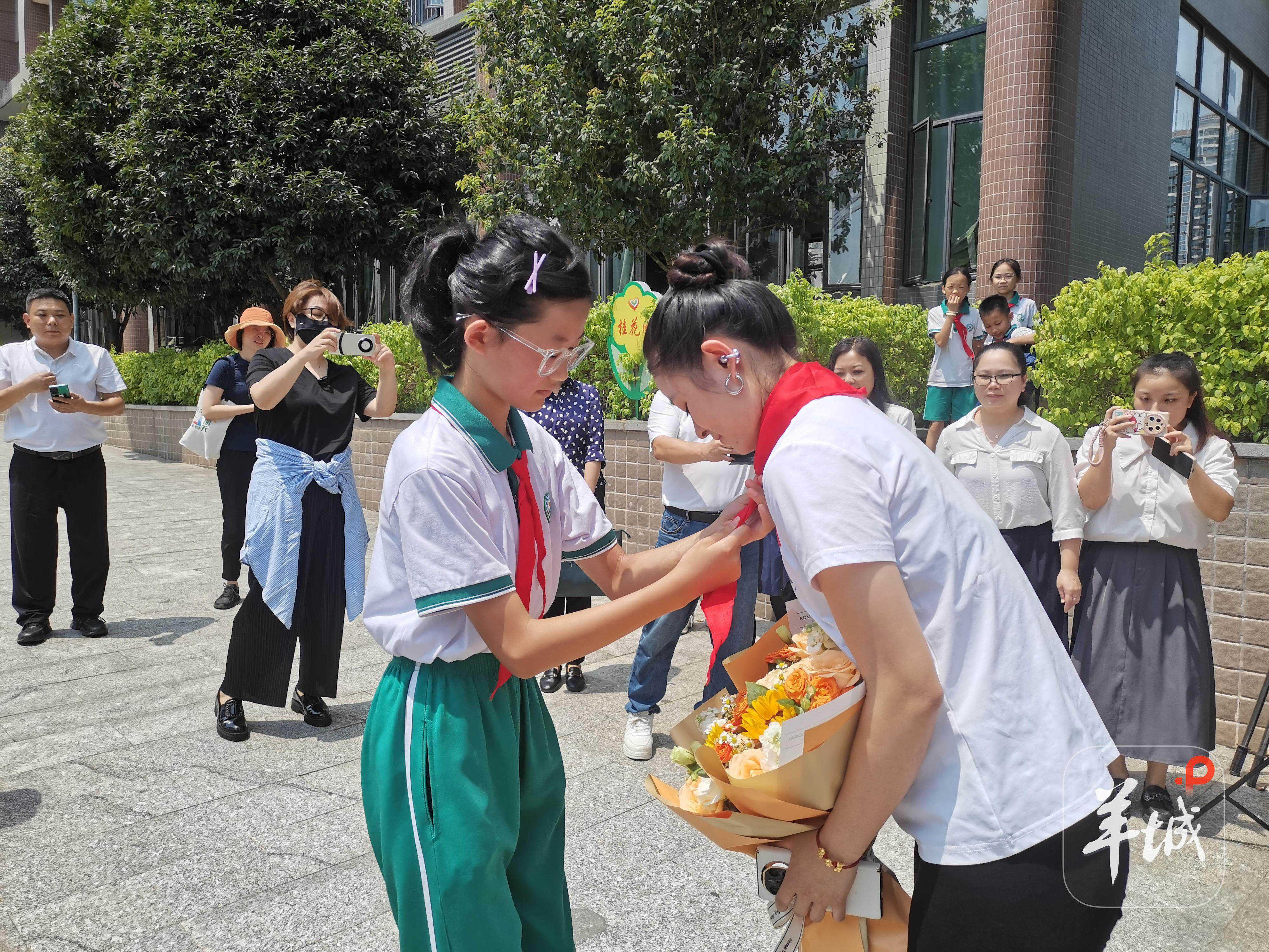 世运会冠军龚莉走进韶关武江田家炳沙湖绿洲小学，助力校园体育文化发展