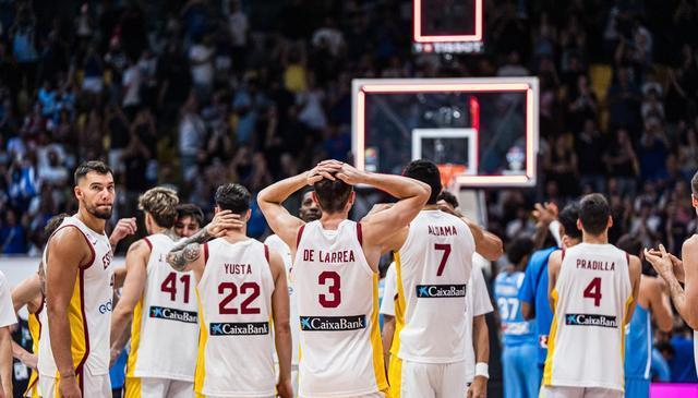 卫冕冠军小组赛出局！队史首次无缘淘汰赛 三人关键8罚中2酿悲剧