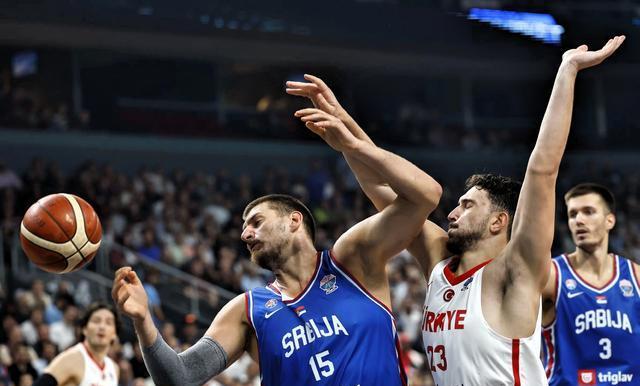 NBA火箭官方盛赞：申京欧锦赛MVP排行第1&场均21.6分+9.6板+6.8助
