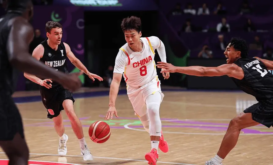打法性格均互补！从俱乐部到国家队，这2人才是男篮后场最佳搭档