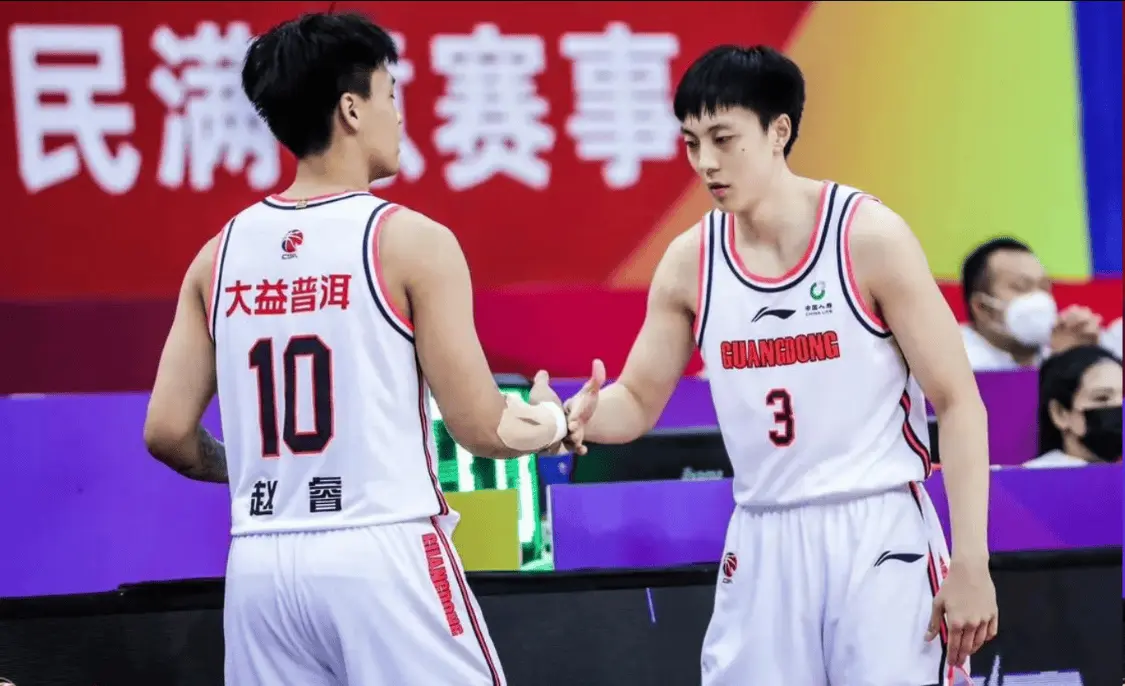 打法性格均互补！从俱乐部到国家队，这2人才是男篮后场最佳搭档