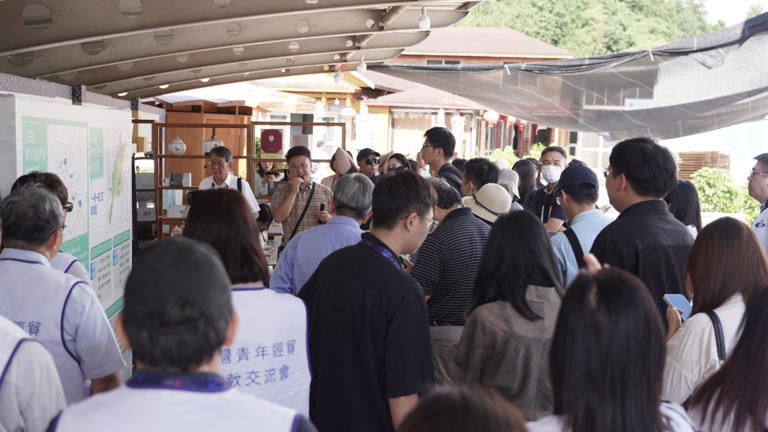 嘉宾们走进小兰山实地探访。