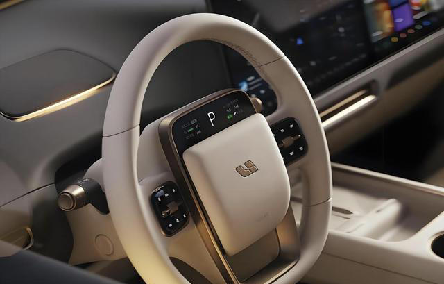 又一高颜值SUV，车长4950mm，800V架构、续航720km，竞争小米YU7
