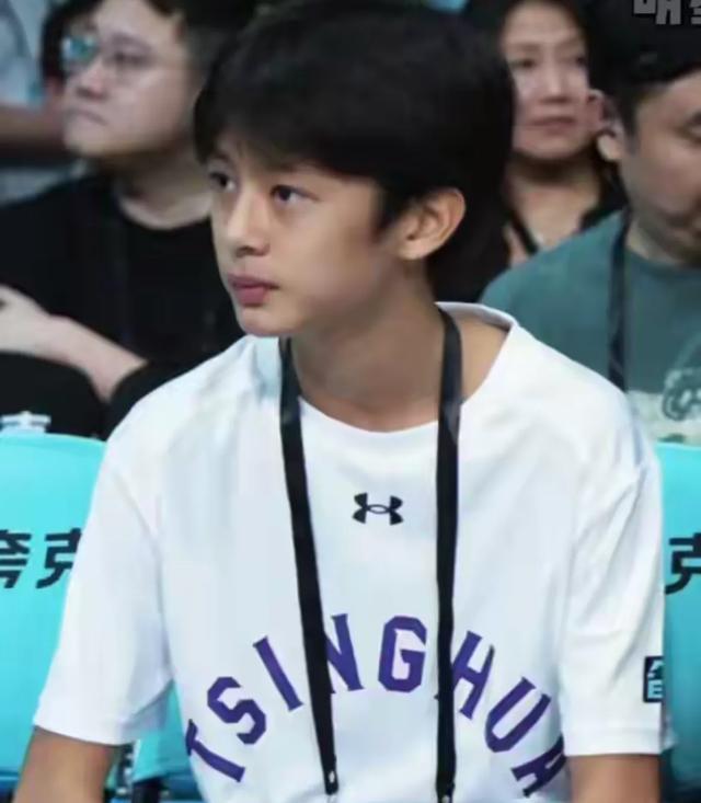 孙俪儿子真争气！14岁身高1米7不要娱乐圈只要CBA，颜值高还努力