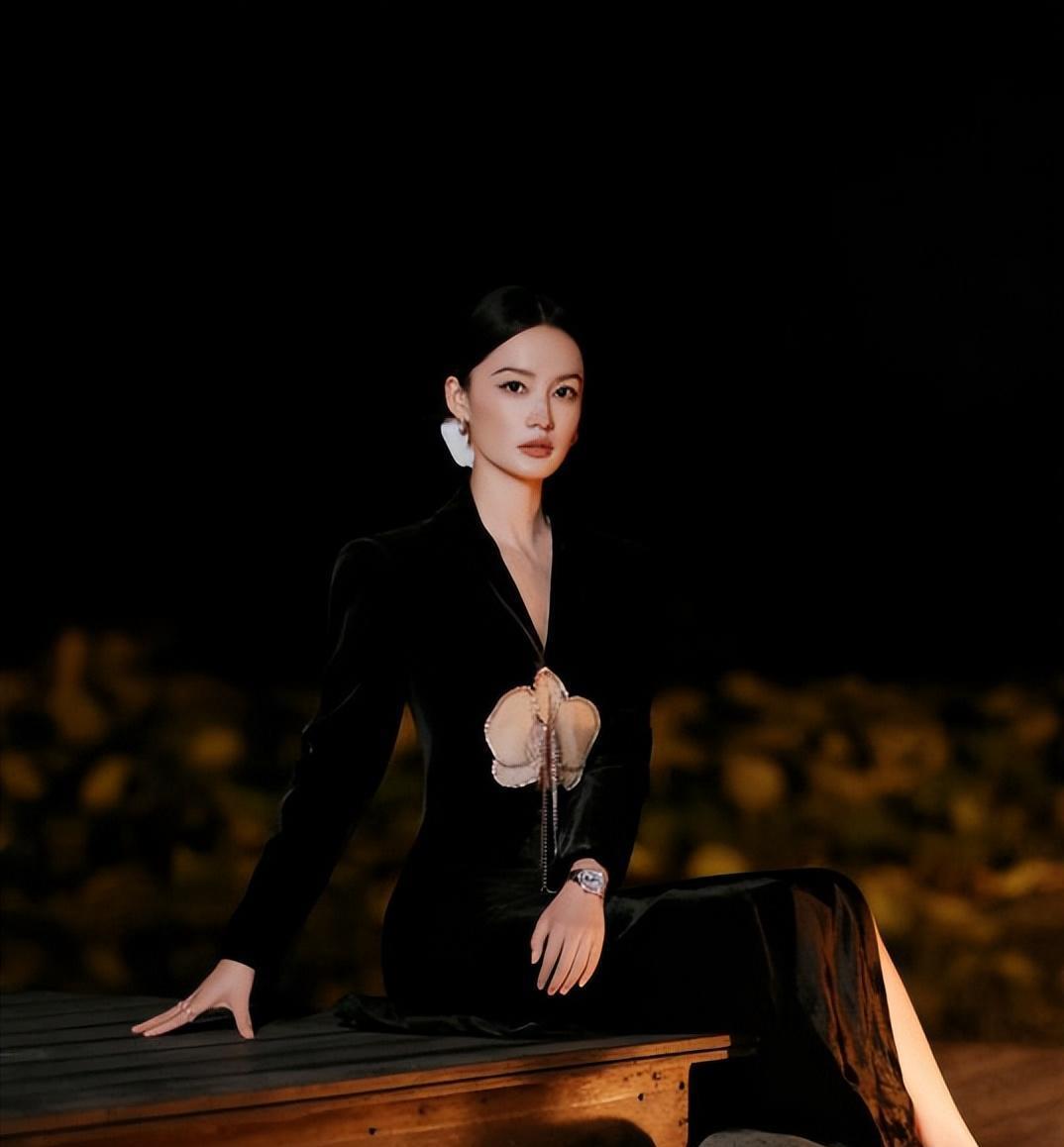 看李沁如何用穿搭提升气质，打造女神范儿，时尚感满满