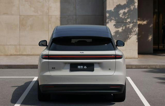 又一高颜值SUV，车长4950mm，800V架构、续航720km，竞争小米YU7