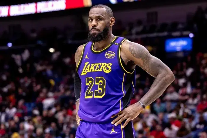 NBA内部人士爆料，湖人不会将詹姆斯送到勇士，他们不要巴特勒
