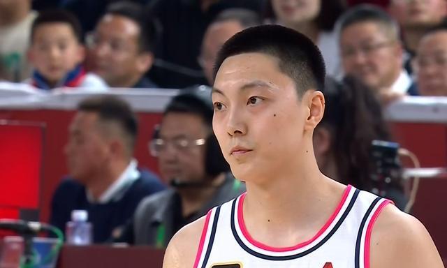 扶正张昊+崔永熙让位？广东队正式重建锋线群，保送杜锋进总决赛